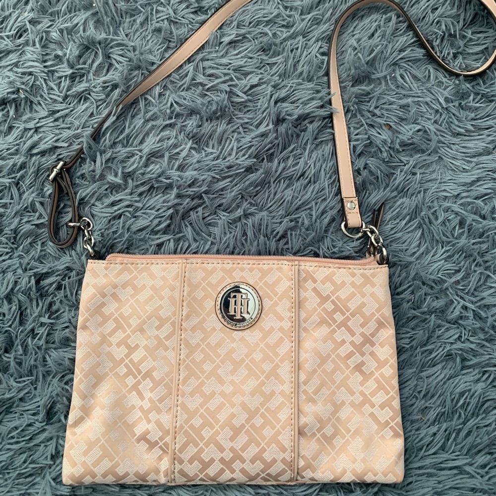Tommy Hilfiger crossbody